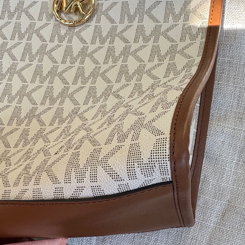 Michael Kors Tan and Cream Signature Tote - Picture 5 of 10